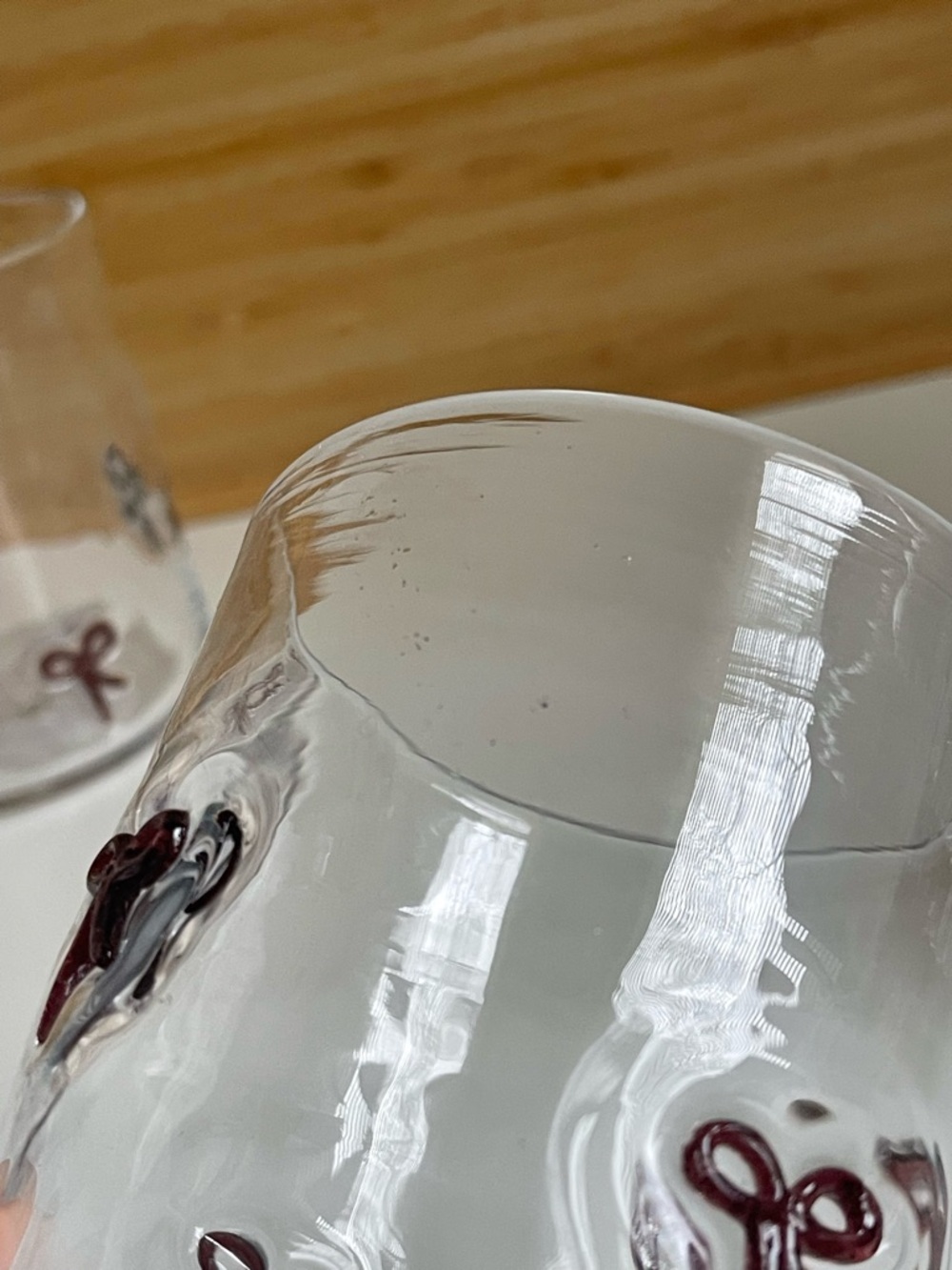 Red Bow Icon Glass Madison Home 16 oz Juice Set of 2 Drink Glasses NEW - FLAWS - Picture 7 of 12